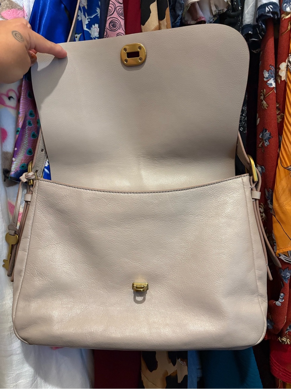 Fossil | Large Harper Flap Crossbody Bag - Picture 8 of 17